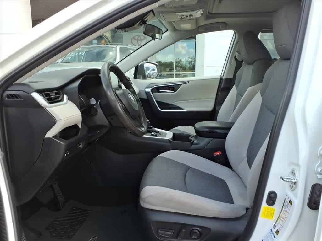 Thumbnail: 2022 Toyota RAV4 - 25