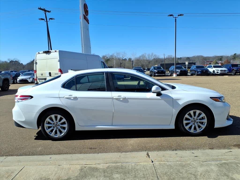 Thumbnail: 2019 Toyota Camry - 4