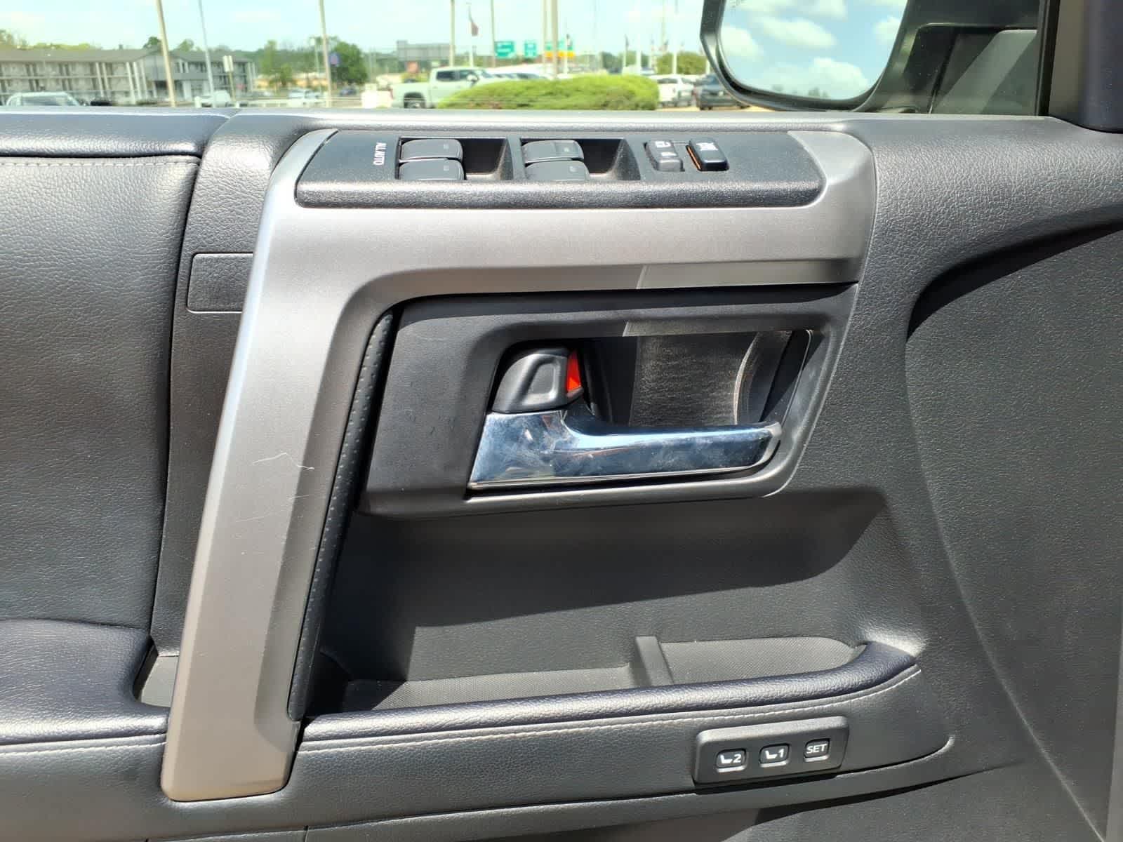 Thumbnail: 2023 Toyota 4Runner - 12