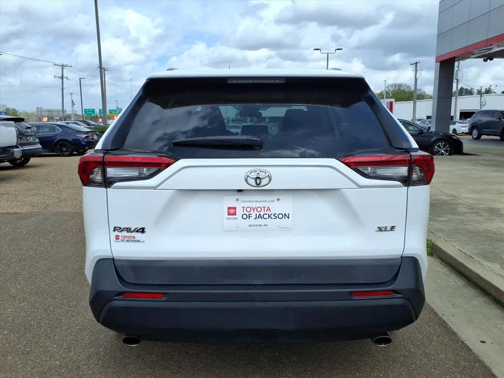 Thumbnail: 2019 Toyota RAV4 - 6