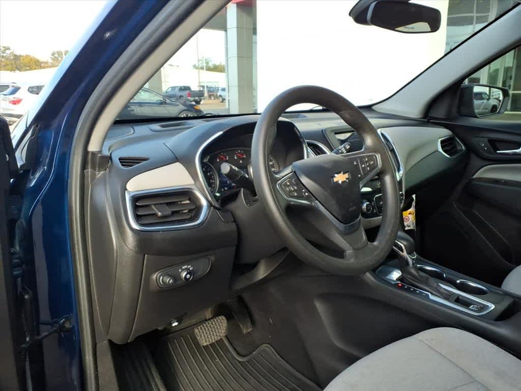 Thumbnail: 2022 Chevrolet Equinox - 10