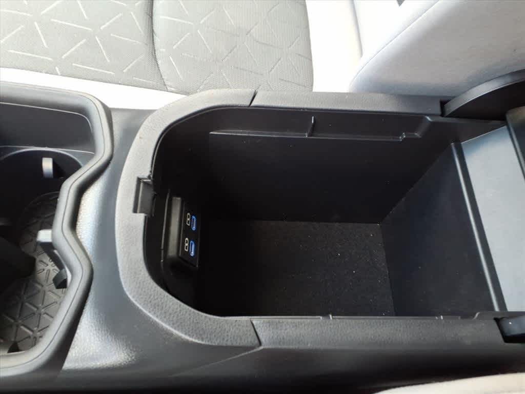 Thumbnail: 2022 Toyota RAV4 - 23