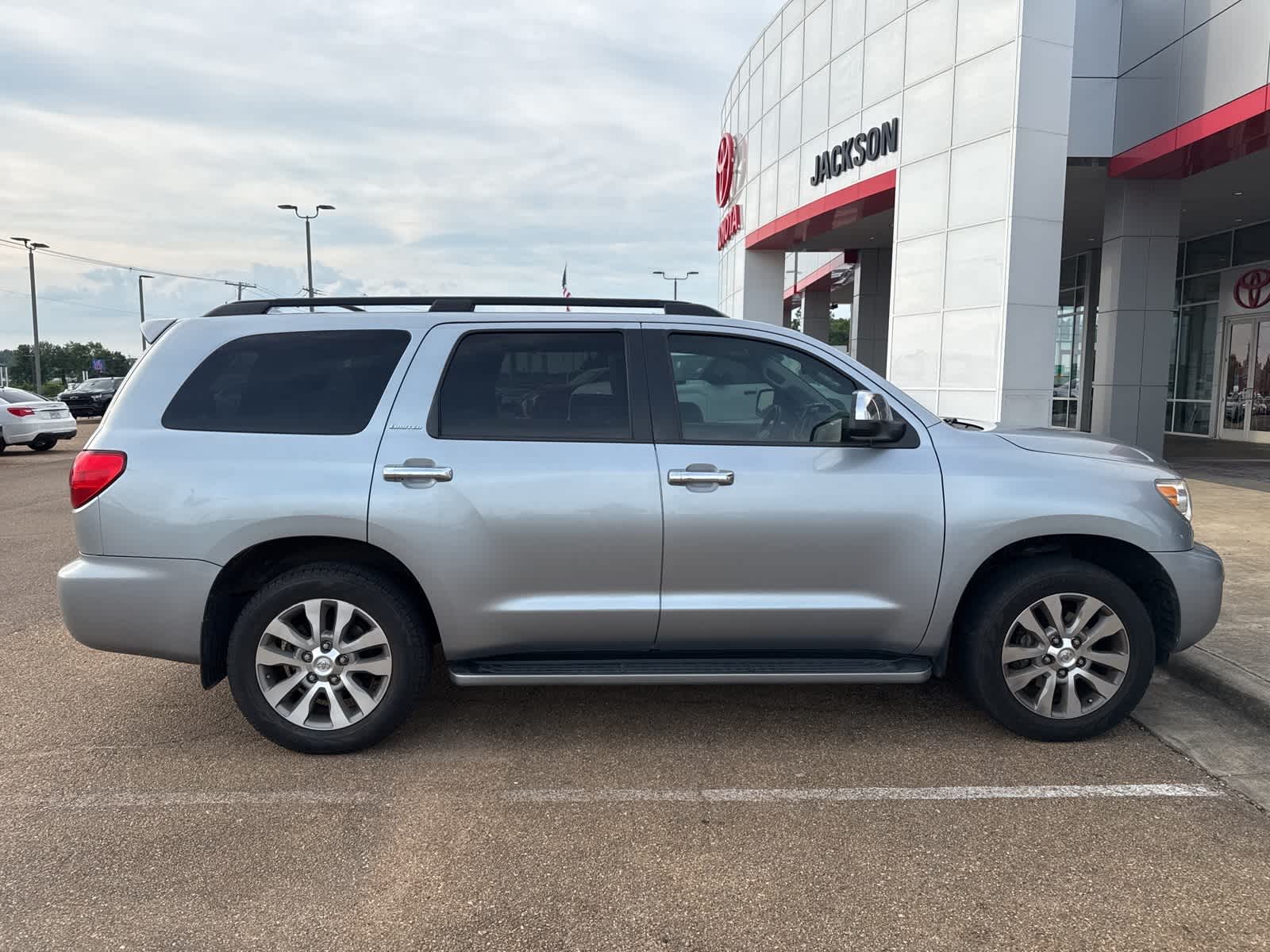 2015 Toyota Sequoia Limited 3