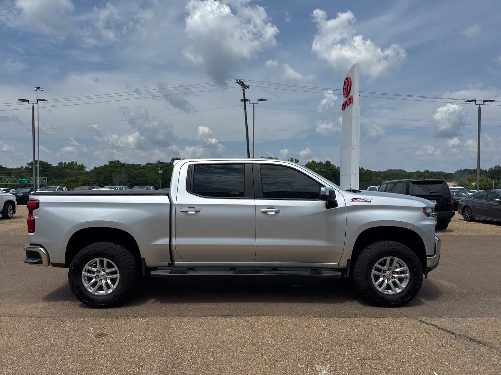 Thumbnail: 2019 Chevrolet Silverado 1500 - 3