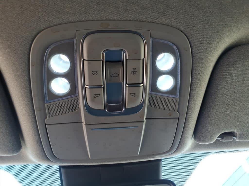 Thumbnail: 2020 Hyundai Santa Fe - 24