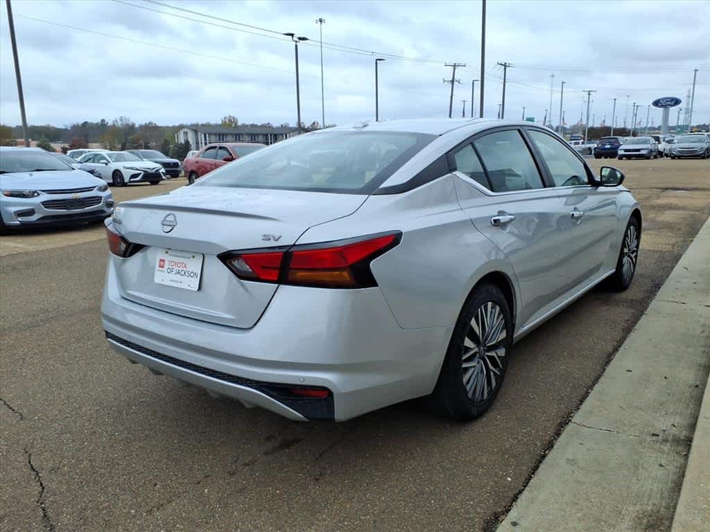 Thumbnail: 2024 Nissan Altima - 5