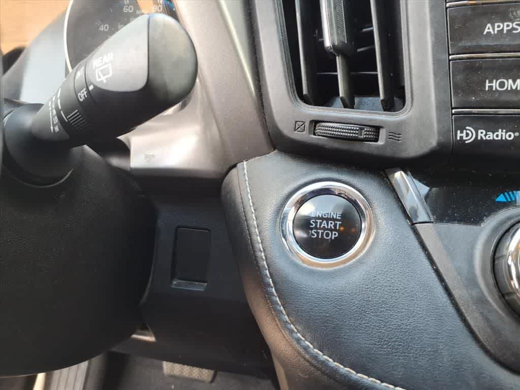 Thumbnail: 2018 Toyota RAV4 - 17