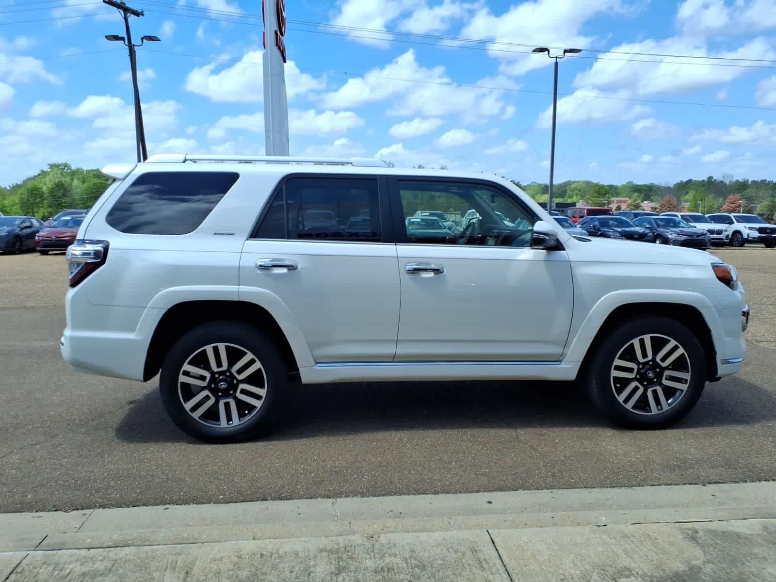 Thumbnail: 2023 Toyota 4Runner - 4