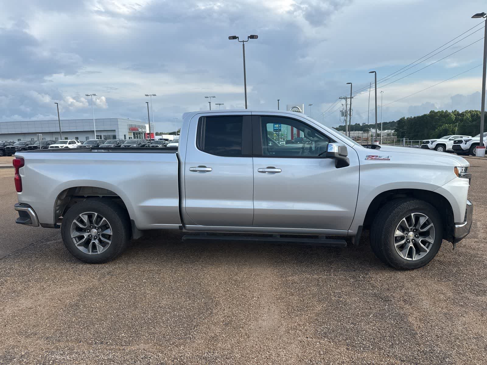 Thumbnail: 2019 Chevrolet Silverado 1500 - 4