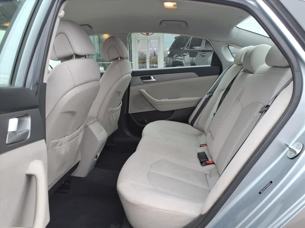 Thumbnail: 2016 Hyundai Sonata - 27