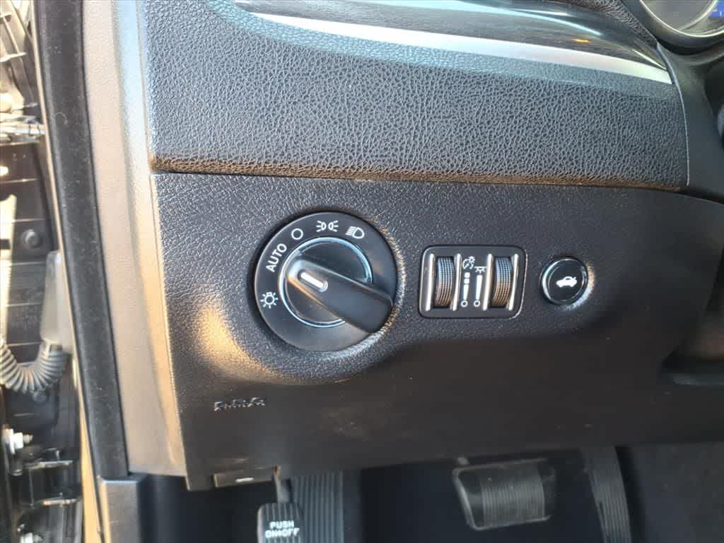 Thumbnail: 2019 Chrysler 300 - 13