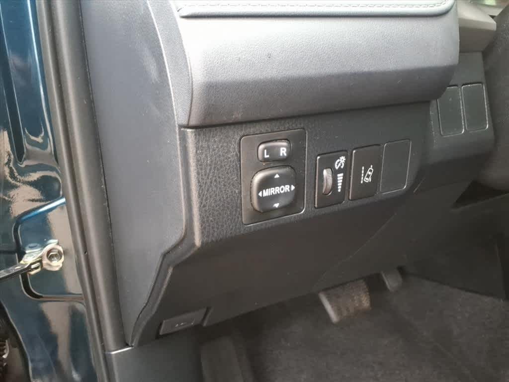 Thumbnail: 2018 Toyota RAV4 - 13