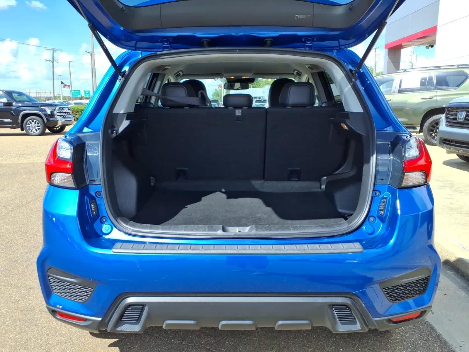 Thumbnail: 2022 Mitsubishi Outlander Sport - 8