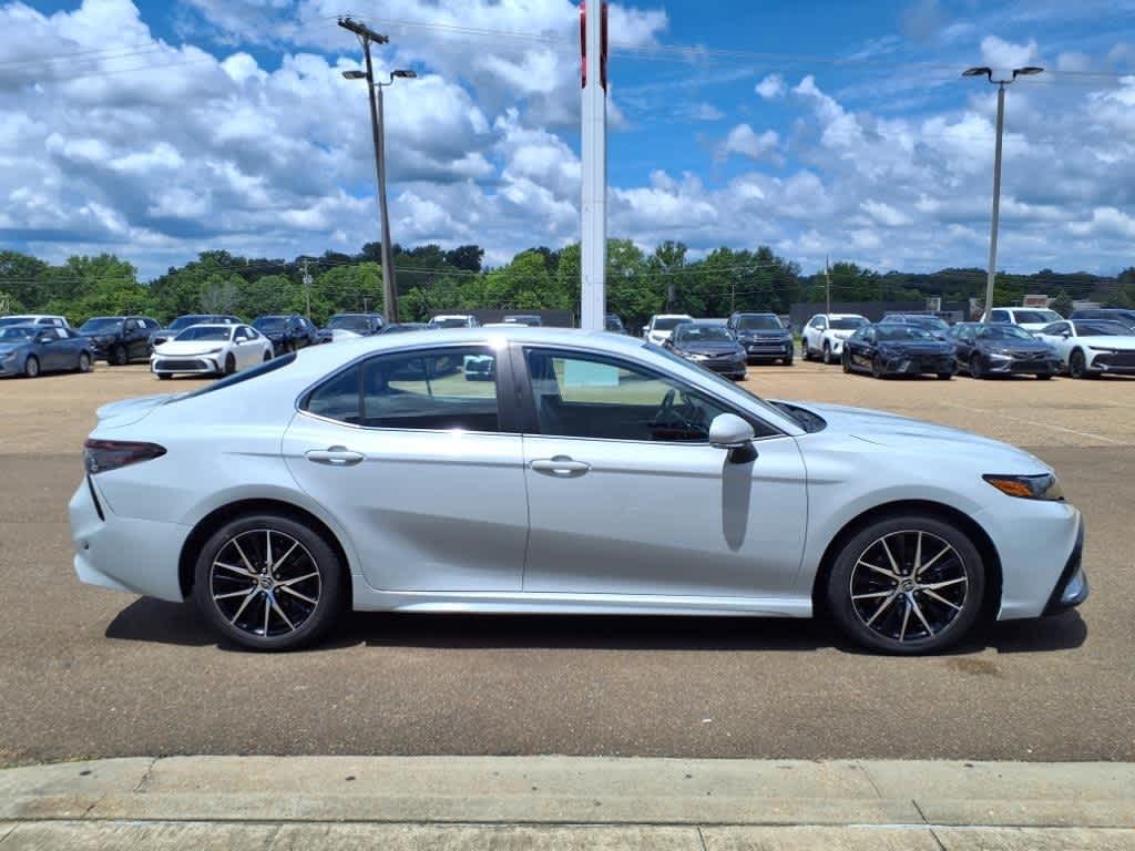 Thumbnail: 2023 Toyota Camry - 4
