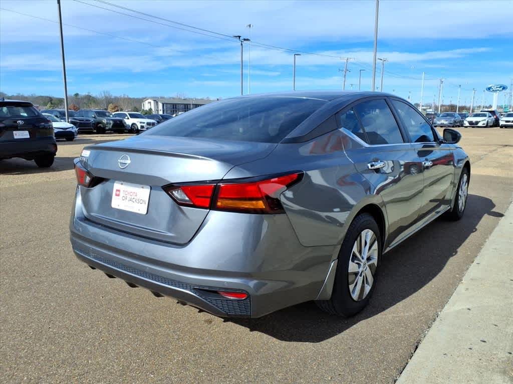 Thumbnail: 2023 Nissan Altima - 5