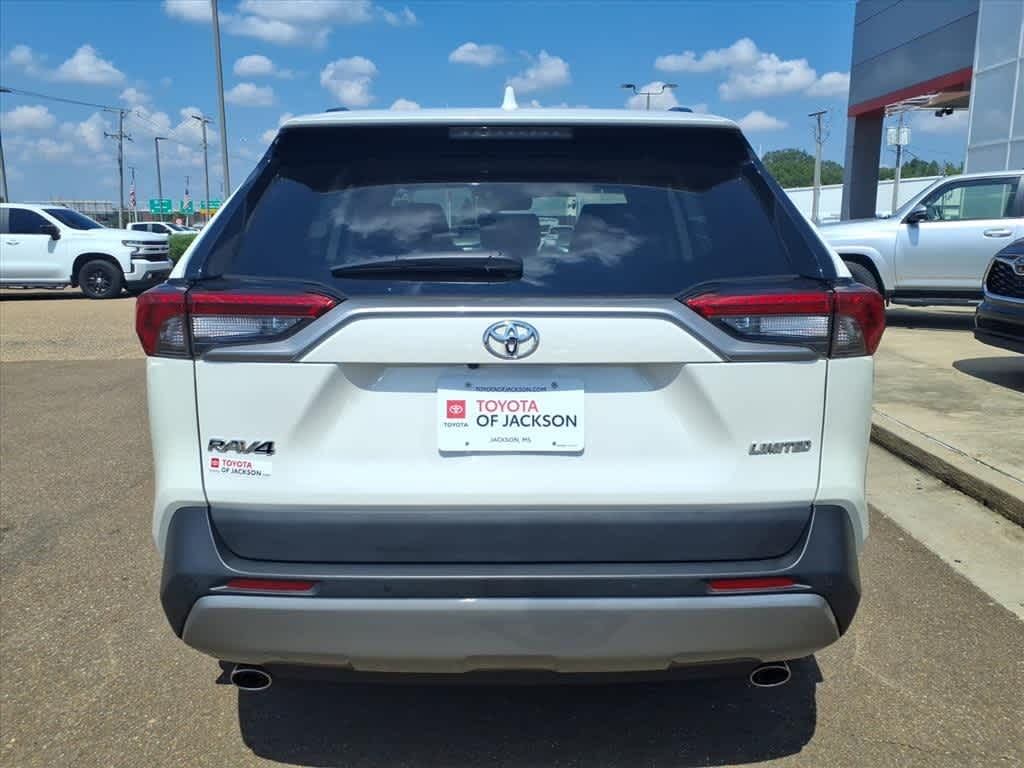 Thumbnail: 2022 Toyota RAV4 - 6