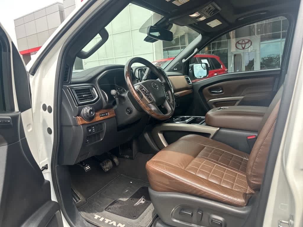2021 Nissan Titan Platinum Reserve 25