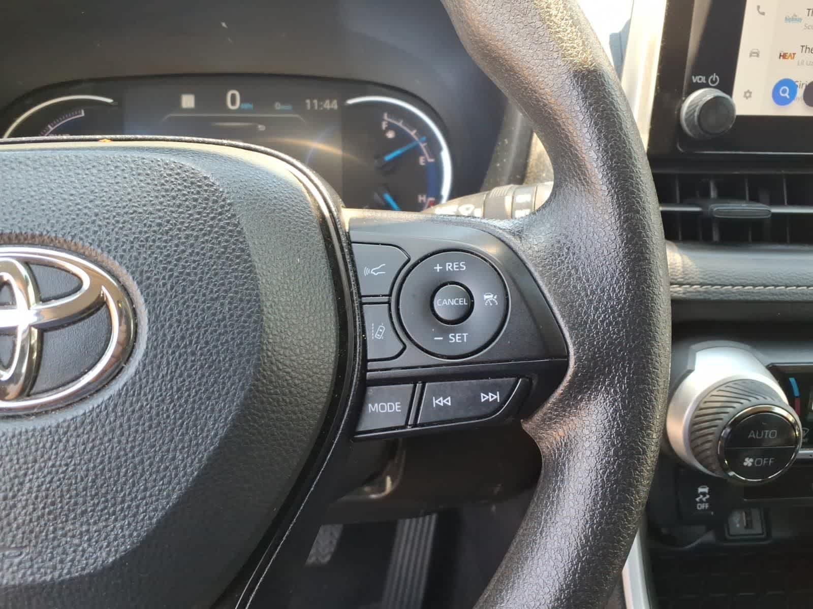 Thumbnail: 2025 Toyota RAV4 - 15