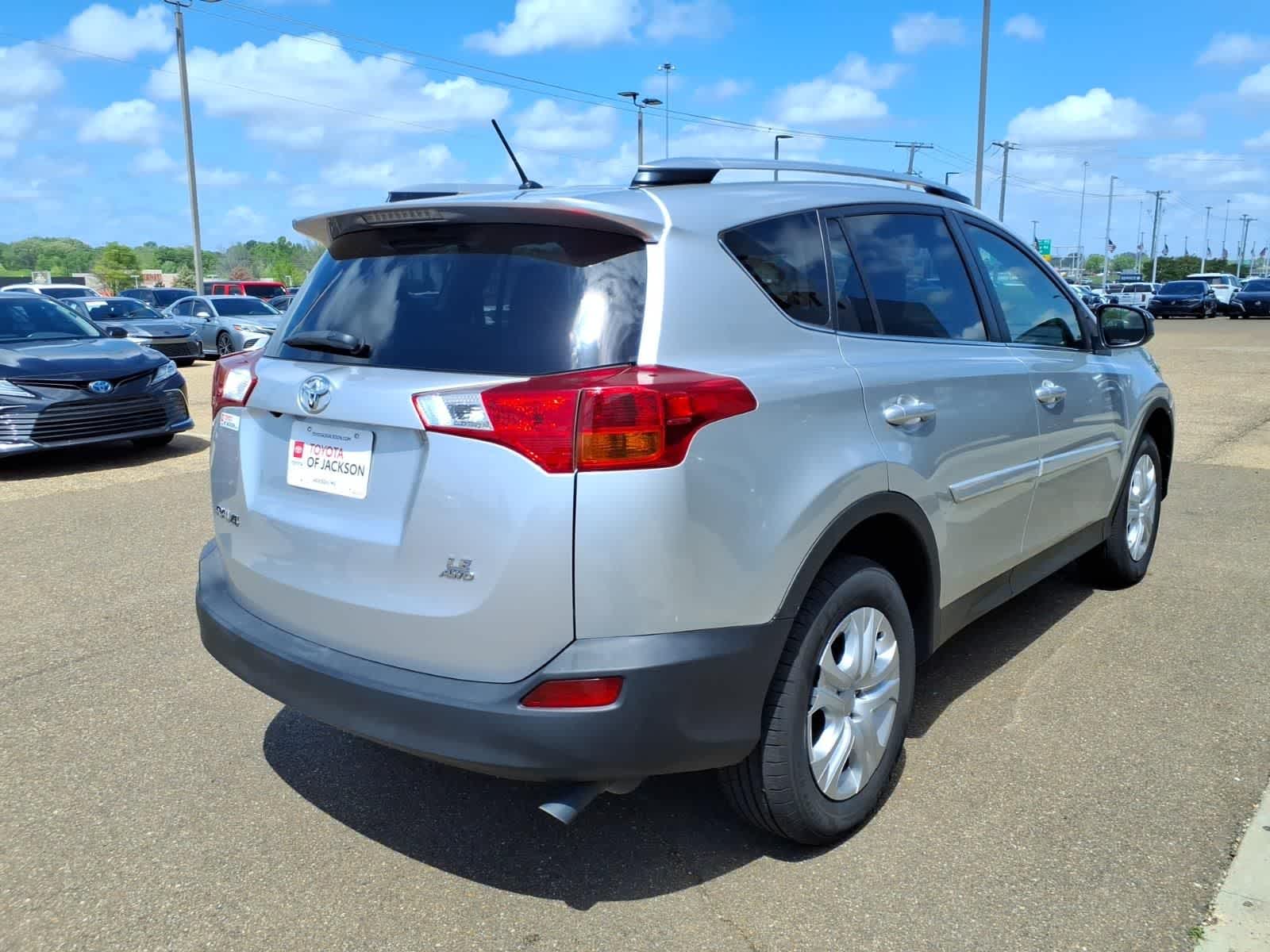 Thumbnail: 2015 Toyota RAV4 - 5