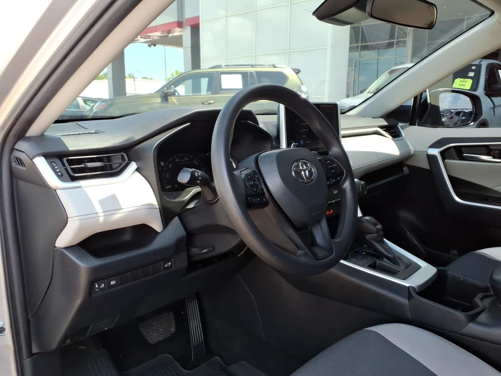 Thumbnail: 2023 Toyota RAV4 - 11