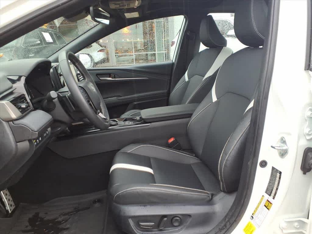 Thumbnail: 2025 Toyota Camry - 25