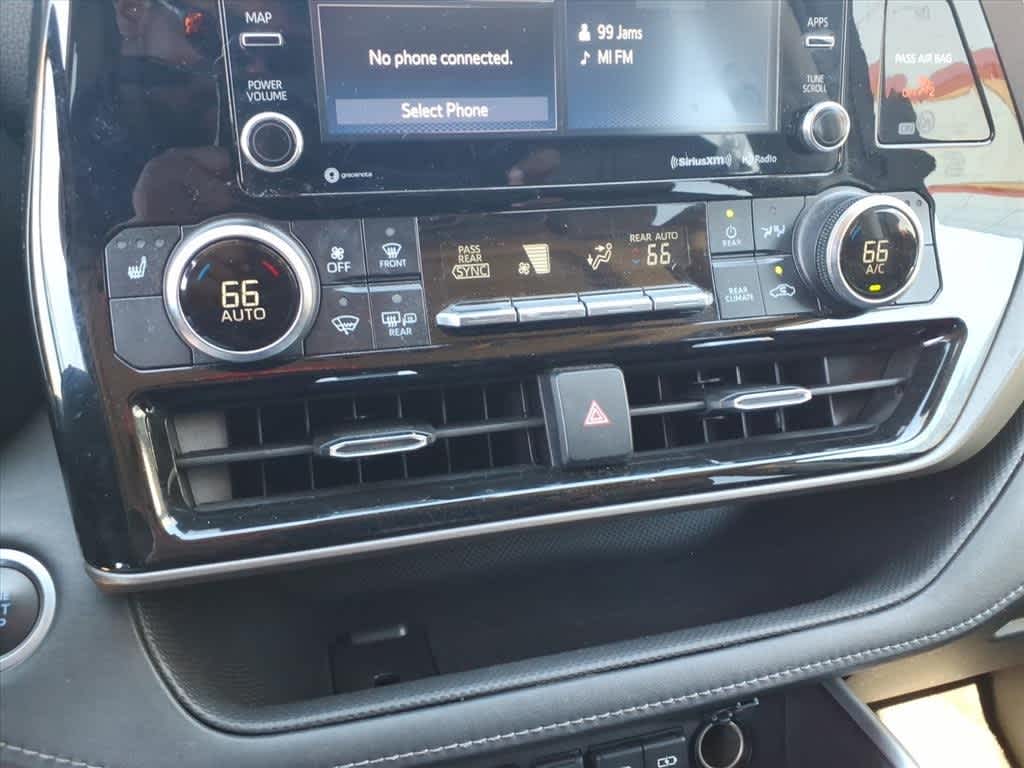 Thumbnail: 2021 Toyota Highlander - 20