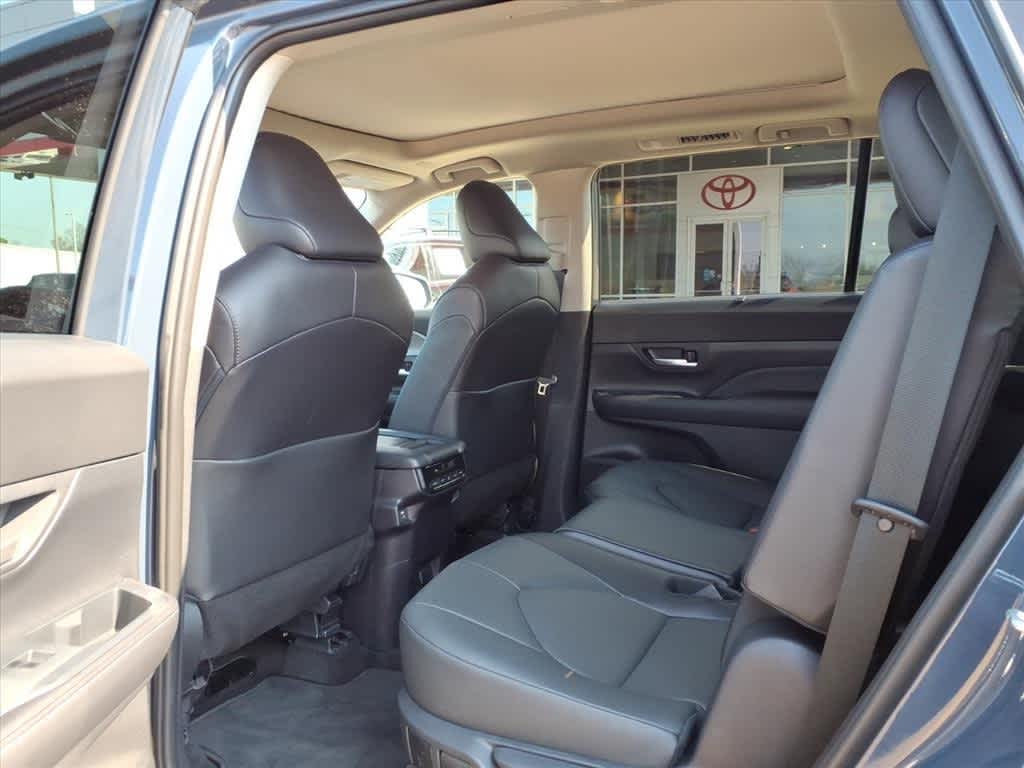 Thumbnail: 2026 Toyota Grand Highlander - 30