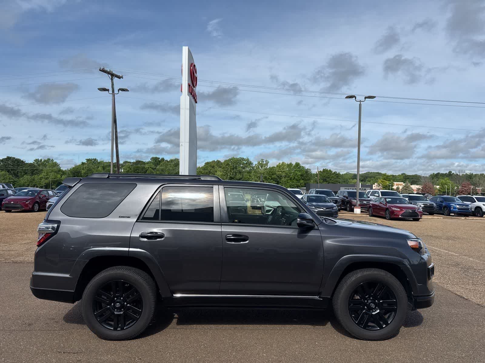 Thumbnail: 2019 Toyota 4Runner - 3