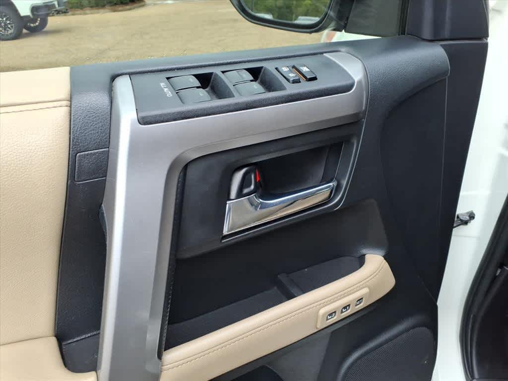 Thumbnail: 2018 Toyota 4Runner - 12