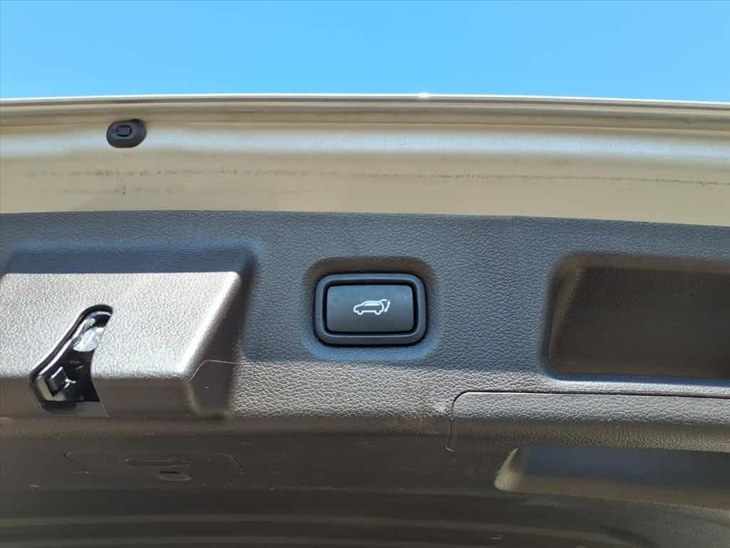 Thumbnail: 2020 Hyundai Santa Fe - 10