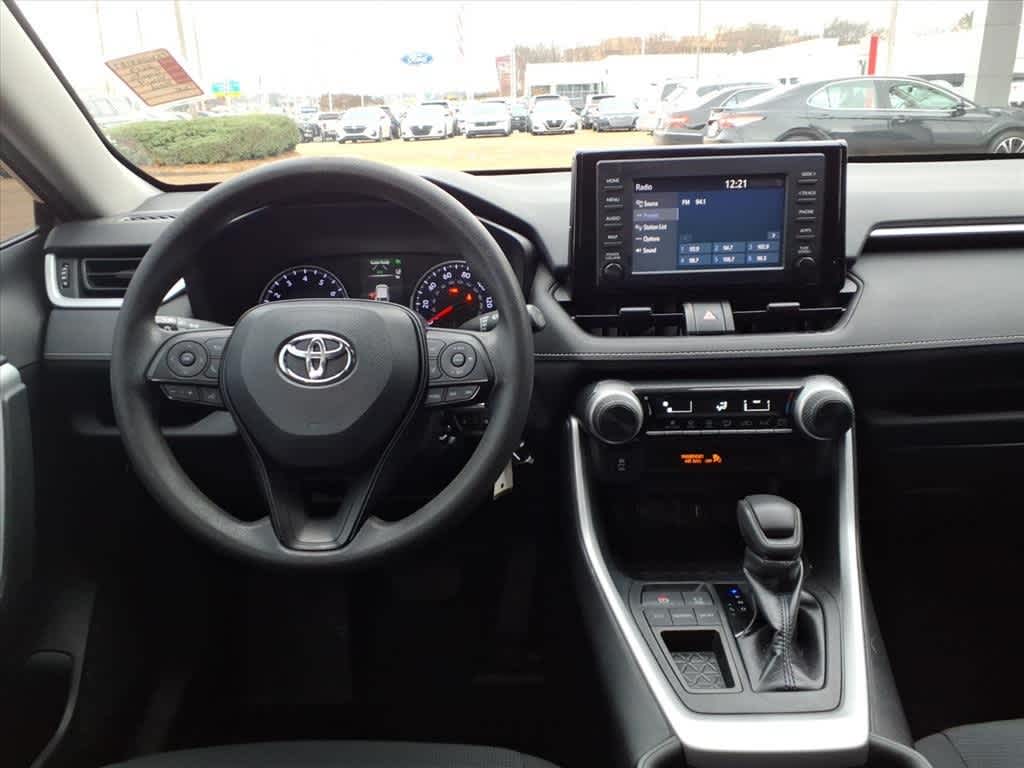 Thumbnail: 2019 Toyota RAV4 - 9