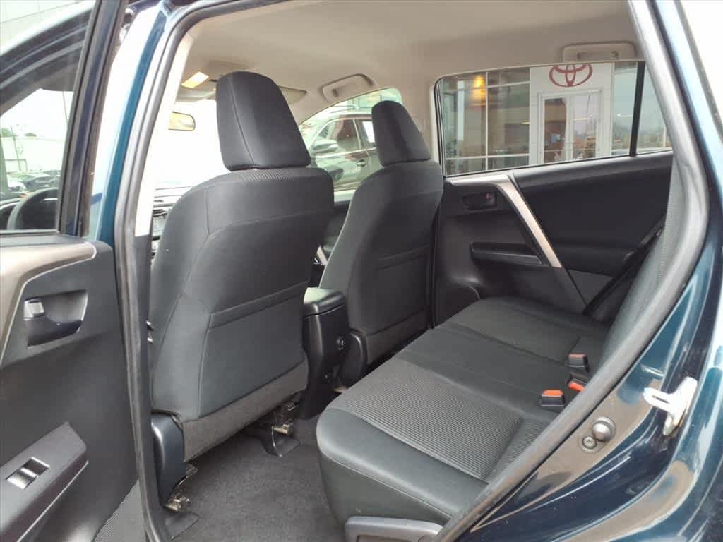 Thumbnail: 2018 Toyota RAV4 - 29