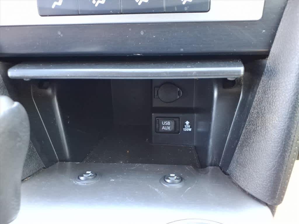 Thumbnail: 2013 Toyota Camry - 20
