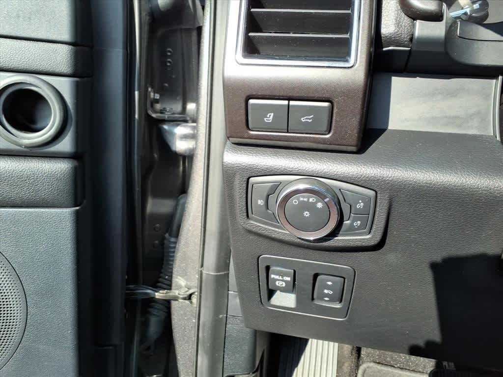 Thumbnail: 2019 Ford Expedition - 14