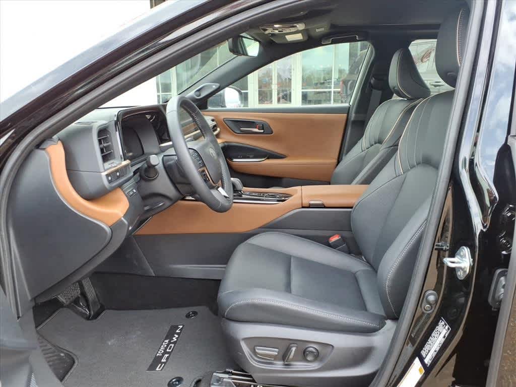 Thumbnail: 2025 Toyota Crown - 24