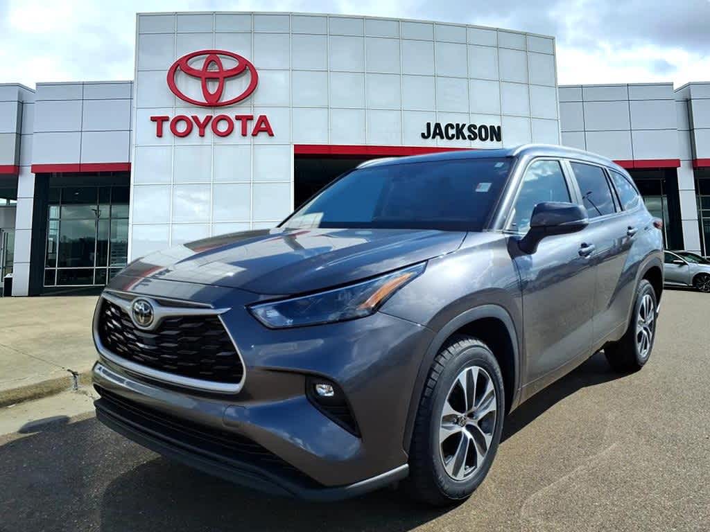 Thumbnail: 2023 Toyota Highlander - 1