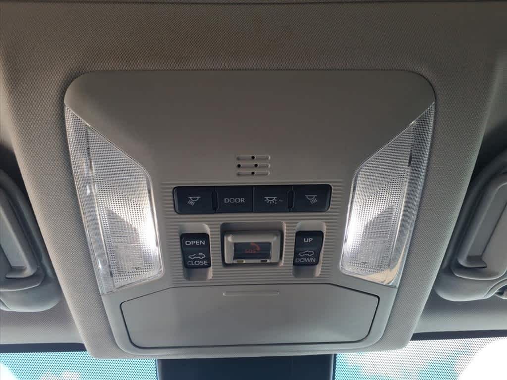 Thumbnail: 2022 Toyota RAV4 - 23