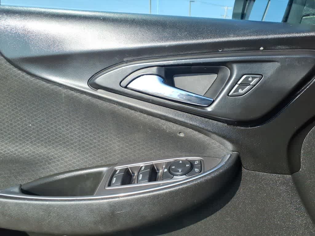 Thumbnail: 2020 Chevrolet Malibu - 13