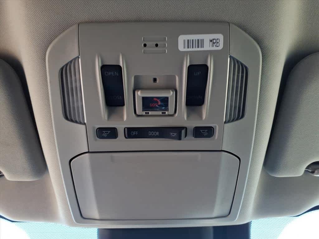 Thumbnail: 2020 Toyota Highlander - 24