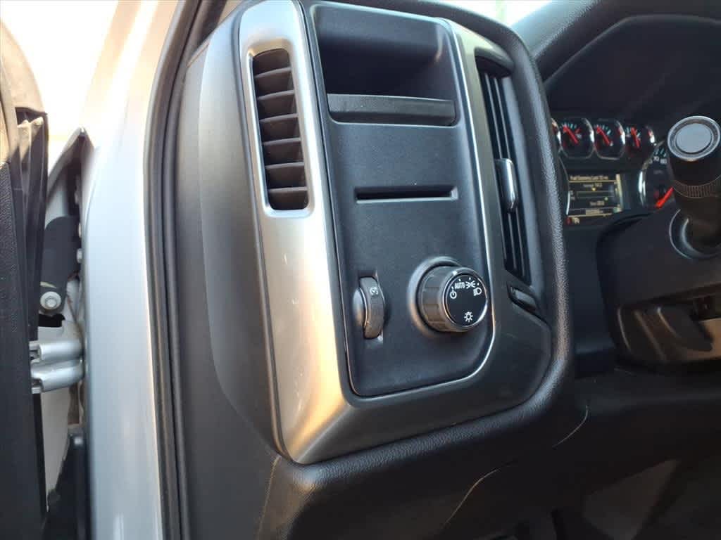 Thumbnail: 2014 Chevrolet Silverado 1500 - 13