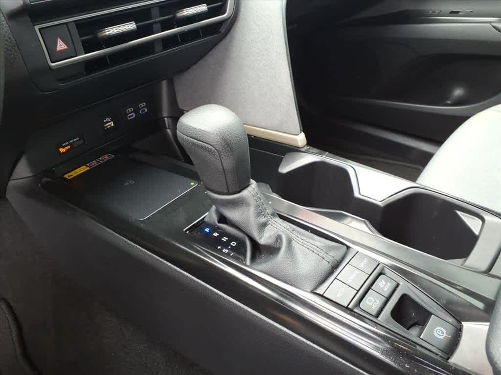 Thumbnail: 2025 Toyota Camry - 21