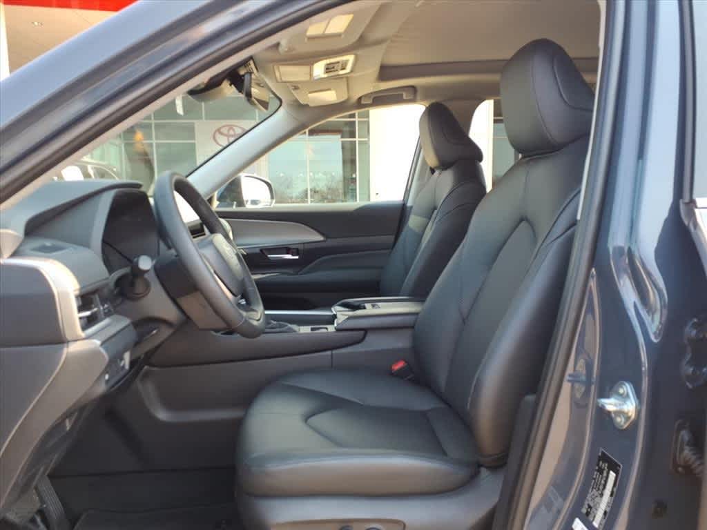 Thumbnail: 2026 Toyota Grand Highlander - 26