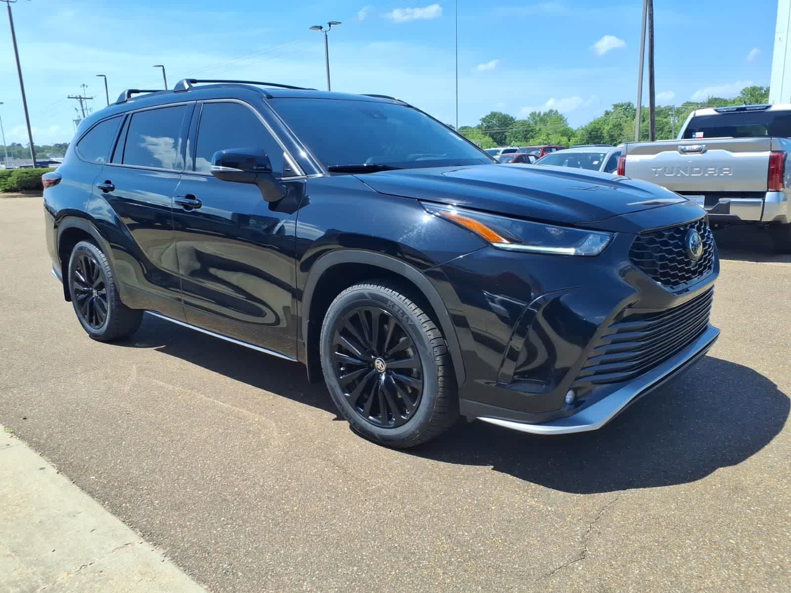 Thumbnail: 2024 Toyota Highlander - 3