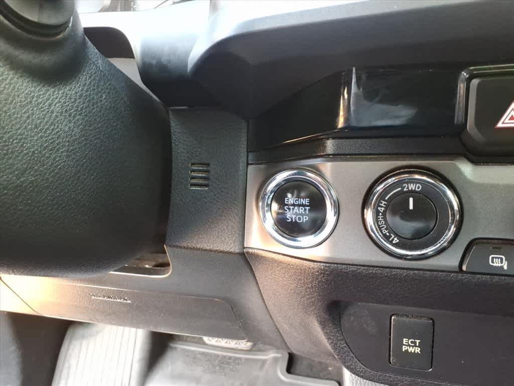 Thumbnail: 2018 Toyota Tacoma - 18