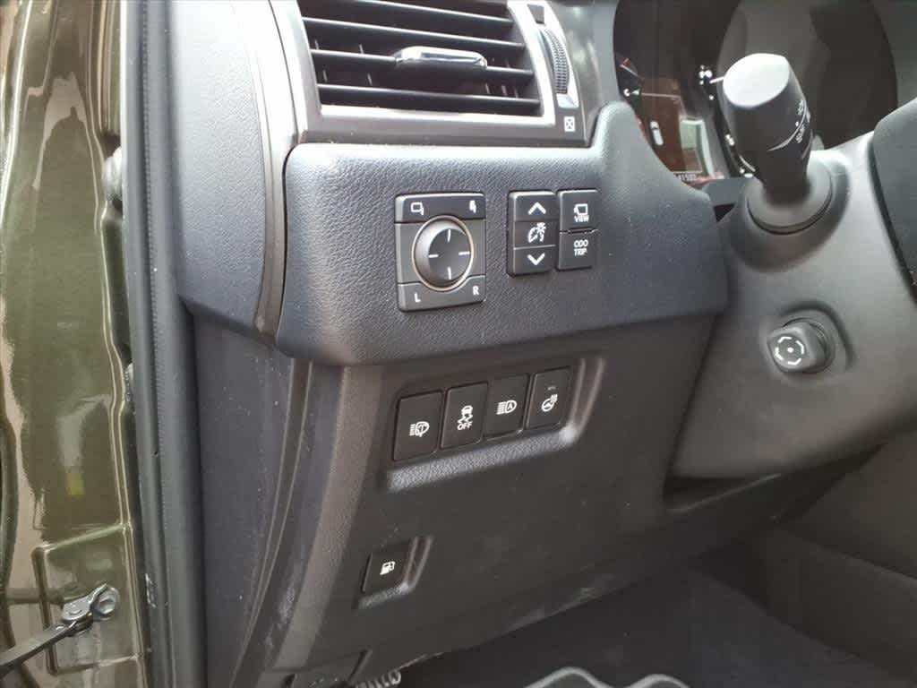 Thumbnail: 2023 Lexus GX - 14