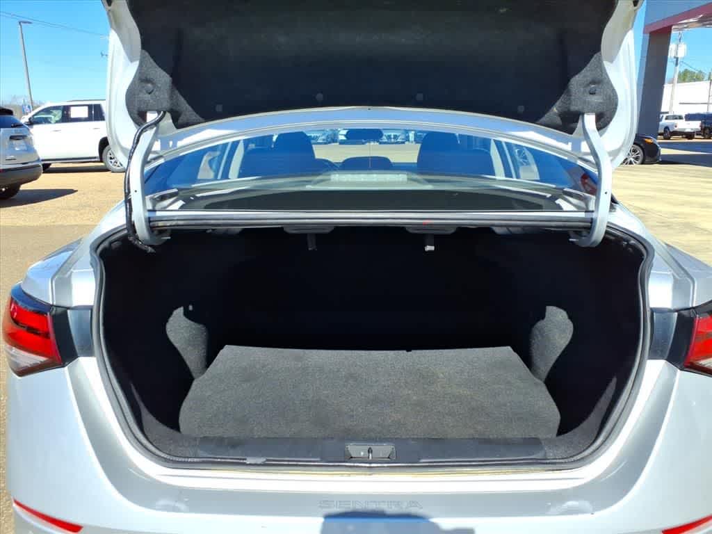 Thumbnail: 2022 Nissan Sentra - 8