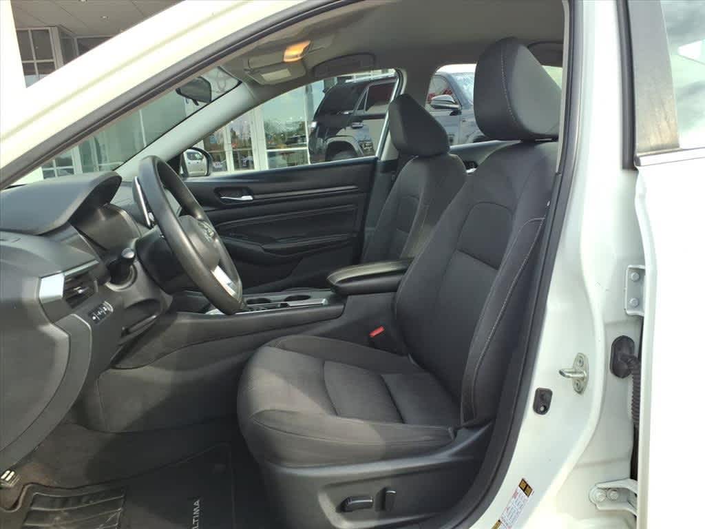 Thumbnail: 2020 Nissan Altima - 25