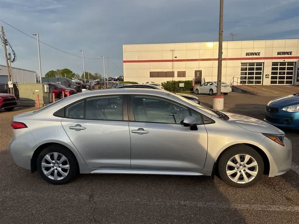 Thumbnail: 2024 Toyota Corolla - 3