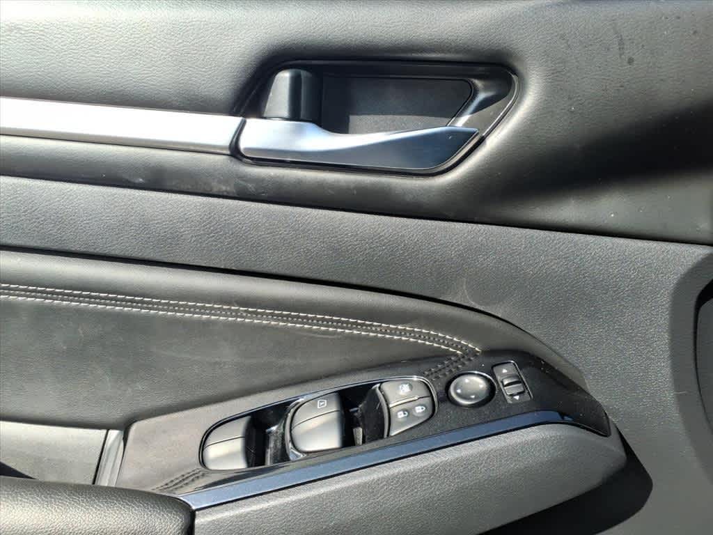 Thumbnail: 2021 Nissan Altima - 12