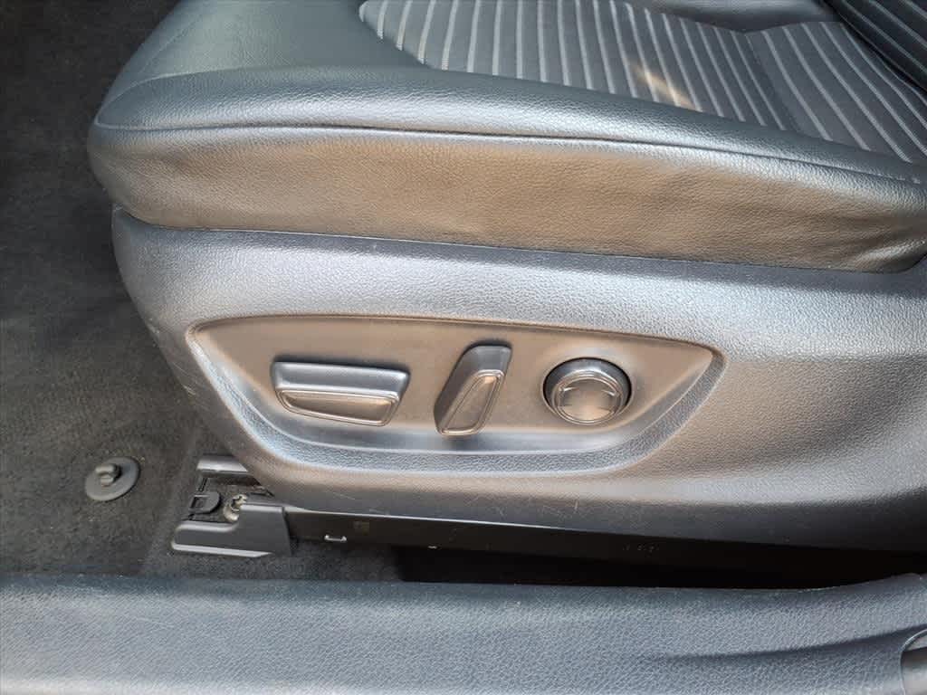 Thumbnail: 2023 Toyota Camry - 11